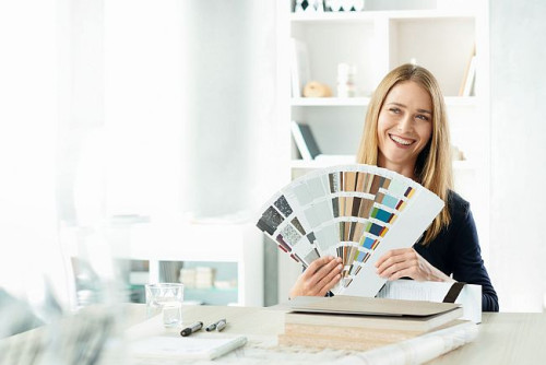 Tworząc produkty inspirowane naturą, Pfleiderer dokłada więc wszelkich starań, by płyty, laminaty i blaty jak najwierniej pokazywały piękno drewna, kamienia, betonu czy tekstyliów