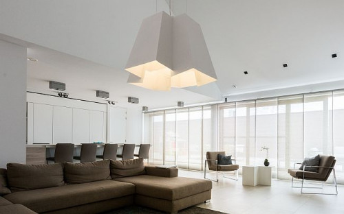 Oświetlenie do salonu powinno być niezawodne, funkcjonalne i proste w użytkowaniu