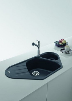 Opatentowany przez Franke materiał Fragranit Plus jest niezwykle odporny na zarysowania oraz uderzenia