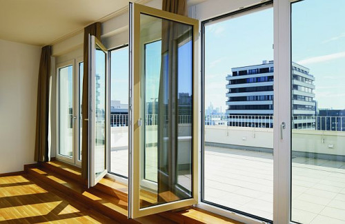 Ramy okienne mogą mieć inny kolor od wewnątrz i inny na zewnątrz Fot. Schüco