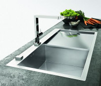 Zlewozmywak stalowy i bateria z serii Franke Plana