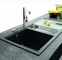 Zlewozmywak z kompozytu granitowego Franke Mythos i bateria Franke Esprit