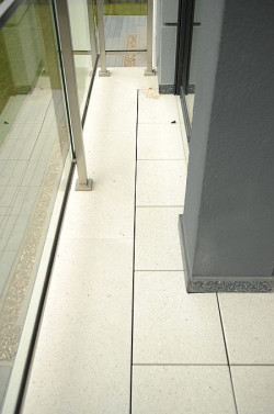 Płyty gładkie mogą być szlifowane lub piaskowane