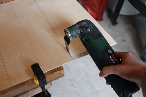 Narzędziem wielofunkcyjnym Bosch PMF 220 CE wycinamy wzór