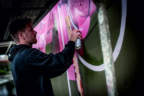 Malowidło powstało na budynku Akademii Przestrzeni Kulturalnej WSG przy ul. Królowej Jadwigi w Bydgoszczy