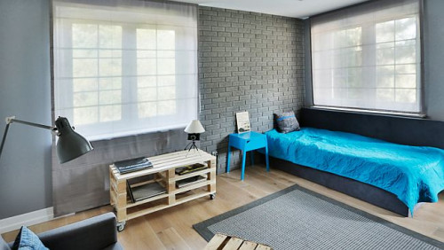 Bez względu na rodzaj płytek, przed rozpoczęciem montażu powinniśmy dokładnie zapoznać się z powierzchnią, na której będziemy pracować