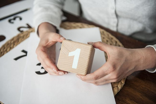 Farbami wypełniamy wnętrze wzoru