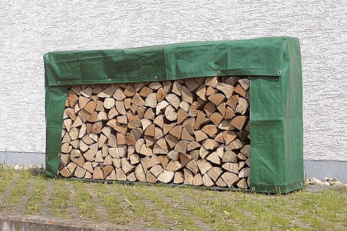 Świeży i pełen naturalnych soków mocno dymi i szybciej się spala