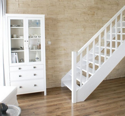 Płytki ścienne wiernie odwzorowują fragmenty łupanego piaskowca