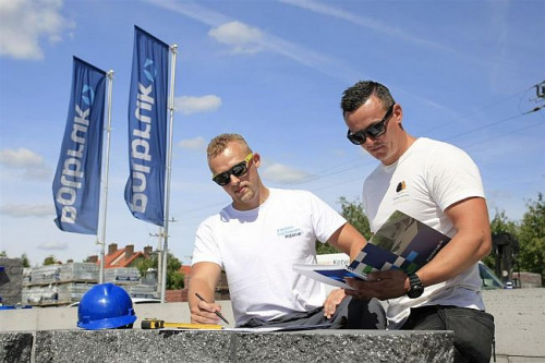 Ustanowiony przez firmę Polbruk Dzień Brukarza to pierwsza tego typu inicjatywa skierowana do grupy zawodowej brukarzy