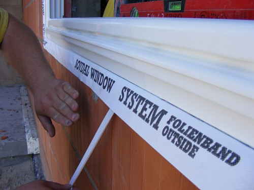 Soudal Window System został przebadany w Instytucie Techniki Budowlanej i uzyskał aprobatę techniczną