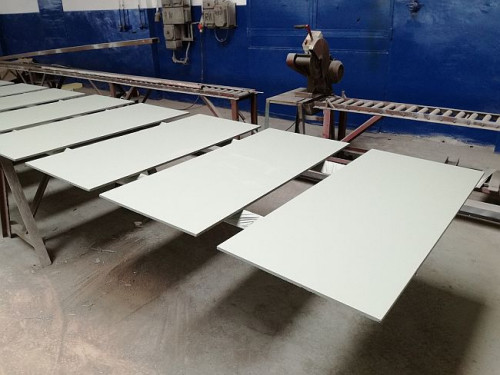 Jedną z ostatnich realizacji wykonanych przez firmę z Opatkowic był budynek postawiony na terenie kompleksu sportowo-turystycznego wrocławskiej Akademii Wychowania Fizycznego