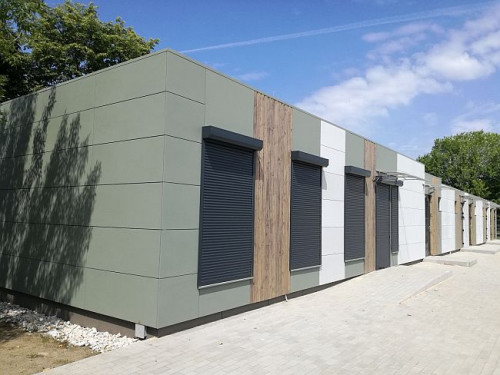 Obiekt został wykonany przez firmę Hepamos, a jego elewację oparto na płytach Fermacell Powerpanel H2O