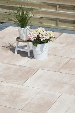 Brąz złagodzony beżowymi akcentami to barwa nawiązująca do aromatycznej latte macchiato