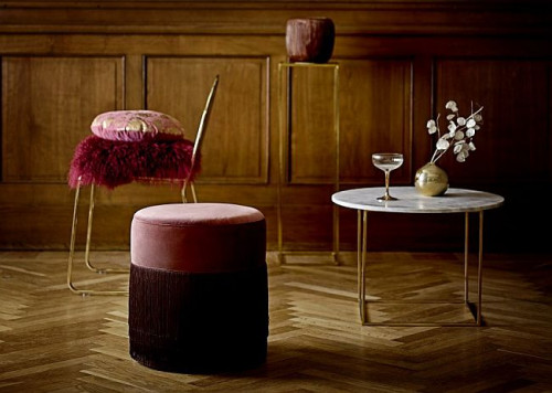 Połączenie skandynawskiego stylu i ciemnych kolorów nadaje wnętrzom nietuzinkowego charakteru