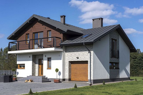 Szary sprawdzi się w zarówno w łagodnych, jasnych kompozycjach, jak i wyrazistych