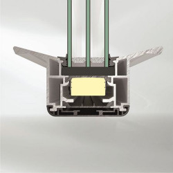 Przekrój przez profil z nowym designerskim pochwytem,  który umożliwia komfortową  manualną obsługę drzwi  Schüco ASS 77 PD.HI Manual Fot. Schüco