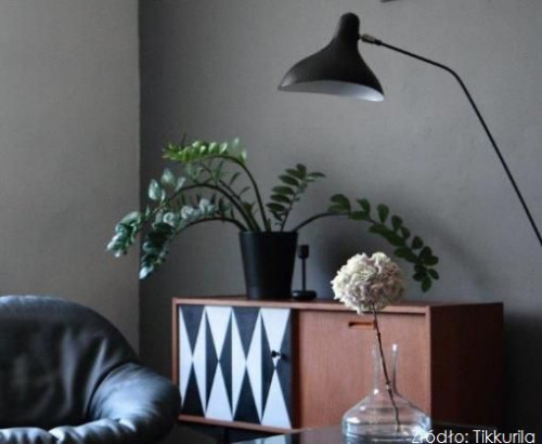 Szarość niejedną ma barwę – urzeka lekką mgłą, jak i wyróżnia się zdecydowanymi stalowymi odcieniami