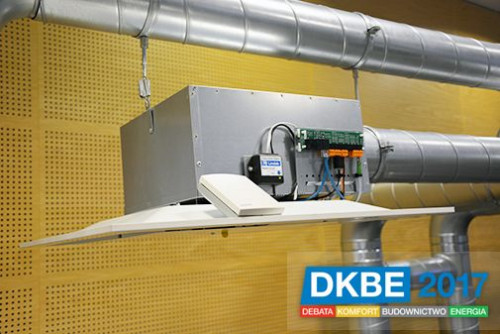 W trakcie eksperymentu powietrze było tłoczone do obu układów przez niezależne wentylatory utrzymujące w obu instalacjach takie samo ciśnienie