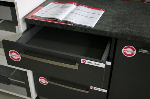 Sieć handlowa sygnowana marką REJS to nie tylko produkty, to również: gwarancja dostaw w krótkim terminie, a także życzliwa i profesjonalna pomoc doradców