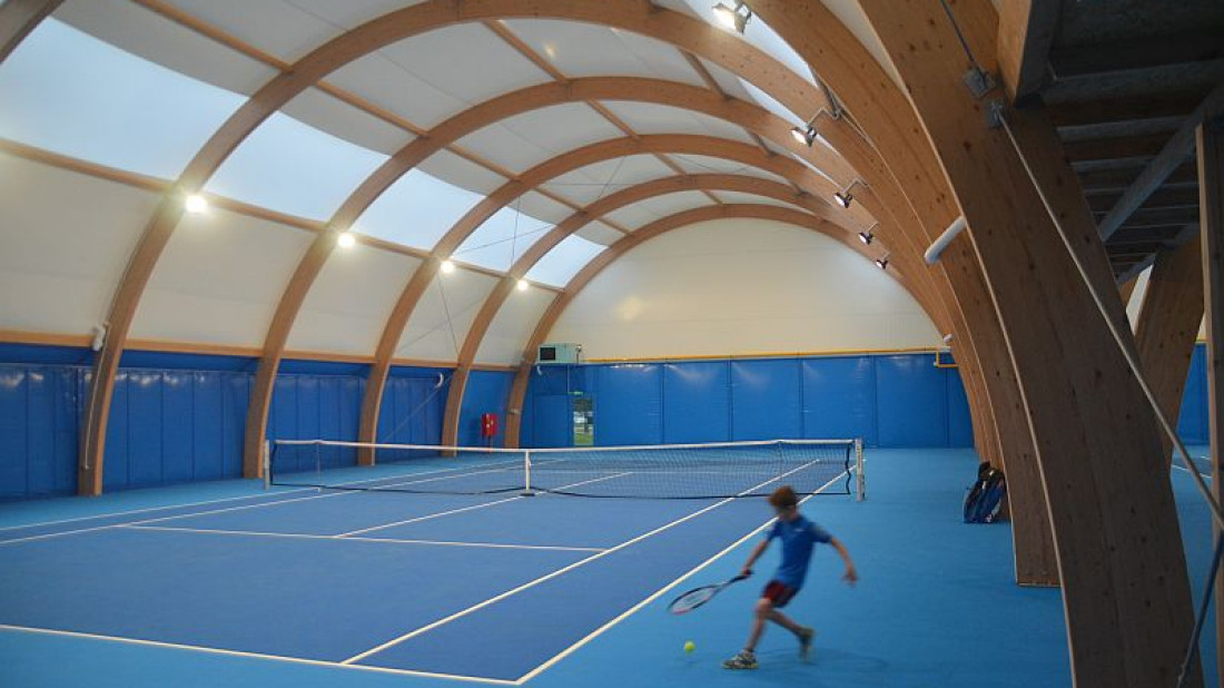 Kort tenisowy z drewna klejonego – nowa inwestycja NordWOOD w Świdniku