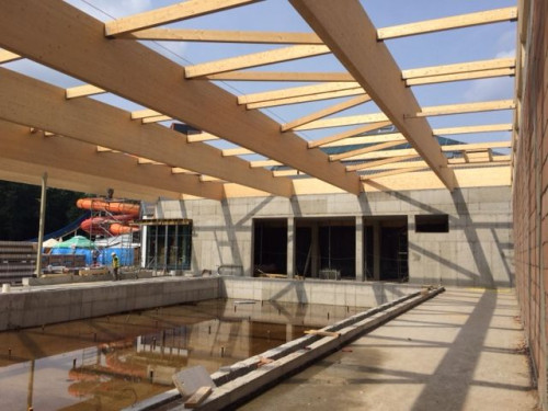 Kompleksowa obsługa w zakresie projektowania, dostawy i montażu konstrukcji dachu na obiekcie Aquapark w Łodzi, przy Al. Unii Lubelskiej