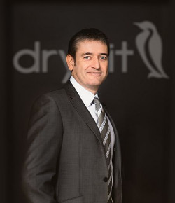 Prezes Glen Runagall