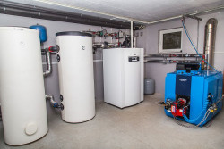 O komfort w zakresie temperatury w tym nowoczesnym punkcie serwisowym samochodów ciężarowych dba marka Buderus