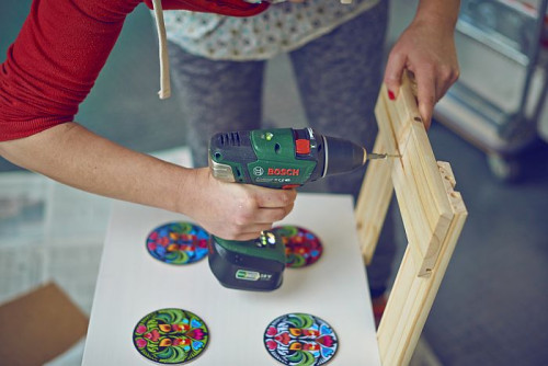 Stwórz górną ramę kuchenki, na której zawisną przybory kuchenne