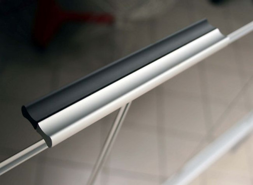 Komfortowe otwieranie drzwiczek oraz szuflad jest podstawą praktycznej kuchni