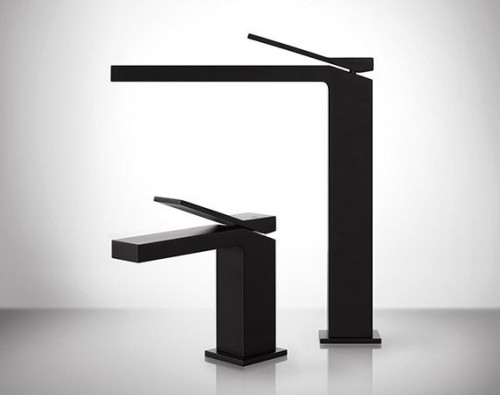 Ciemne baterie w subtelnej matowej wersji to łazienkowy "must have" każdego miłośnika nowoczesnego designu