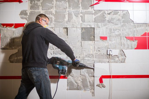 Podczas remontu lokalu użytkowego liczy się szybki postęp prac