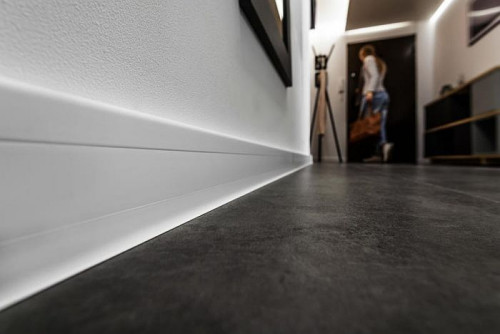 Listwa przypodłogowa zyskała status elementu nie mniej ważnego niż podłoga czy drzwi