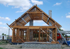 Dlaczego warto wybudować prefabrykowany drewniany dom w szkielecie?