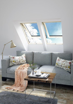 Osadzenie stolarki w gotowym dachu z reguły nie przysparza większych problemów