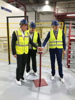 Po trwających ponad rok pracach nad inwestycją o wartości 12 milionów euro Pfleiderer otworzył oficjalnie w zakładzie w Leutkirch nową linię lakierniczą