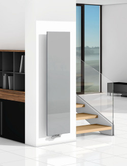 Model wyróżnia się niewielką głębokością zabudowy, perfekcyjnie płaską płytą czołową i zaokrąglonymi narożnikami