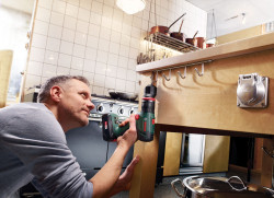 Wiertarko-wkrętarka udarowa Advancedlmpact 18 QuickSnap jest wyposażona w magnetyczny uchwyt do końcówek wkręcających