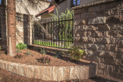 Istotnym punktem odniesienia przy odgradzaniu posesji jest wygląd całej okolicy