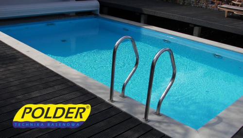 Woda w basenie jest poddawana szeregowi metod oczyszczania