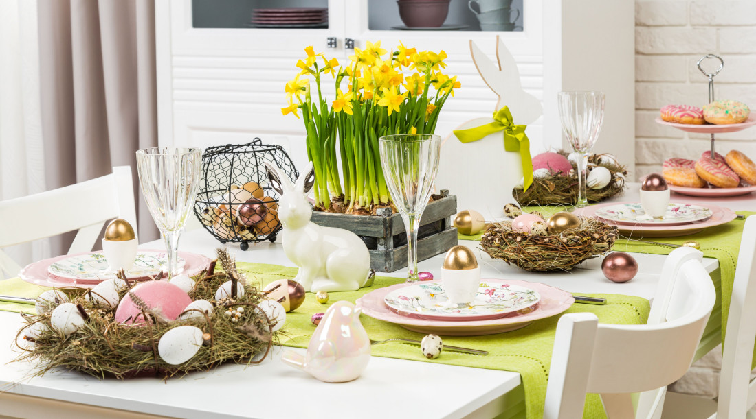 Wielkanocne aranżacje stołu na każdą kieszeń