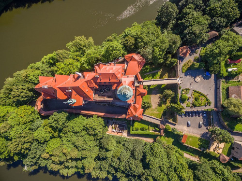 Widok na Zamek Czocha z lotu ptaka