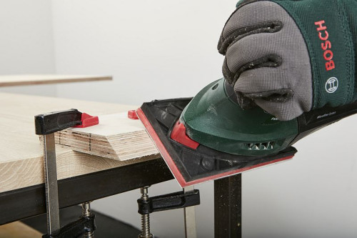 Szlifowanie elementów tabliczki