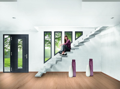 Okna i drzwi wejściowe w systemie Schüco LivIng z PVC-U