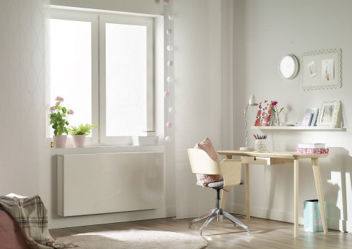 Dwufunkcyjny klimakonwektor VIDO w kąciku biurowym