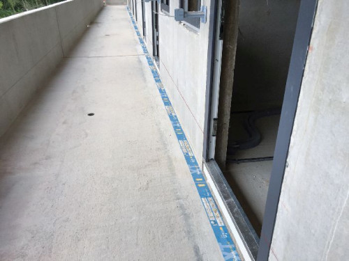 Podczas montażu wyrobów budowlanych należy zadbać o to, aby połączenie było wykonywane w sposób ciągły, aby zapewnić nie tylko ochronę termiczną, ale także pełną ochronę przeciwpożarową