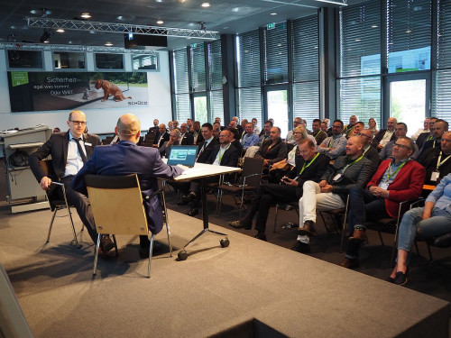 Na zdjęciu prezentacja multimedialna wzorowana na popularnym programie Sonda