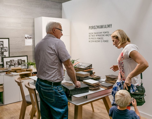 Specjalista udziela porady