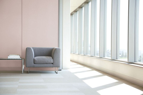 Laminat na ścianie w biurze