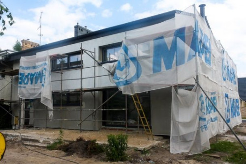 Prace ociepleniowe i elewacyjne powinno się wykonywać wyłącznie przy użyciu kompletnych, certyfikowanych systemów ociepleń